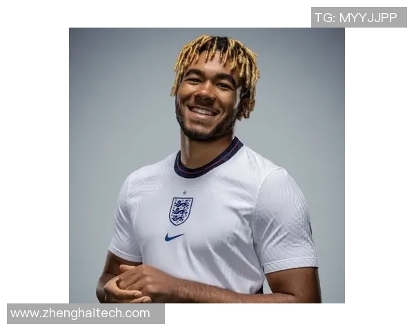 詹姆斯与足球明星亲密互动揭示运动员之间的友谊与合作精神 詹姆斯与足球明星亲密互动揭示运动员之间的友谊与合作精神